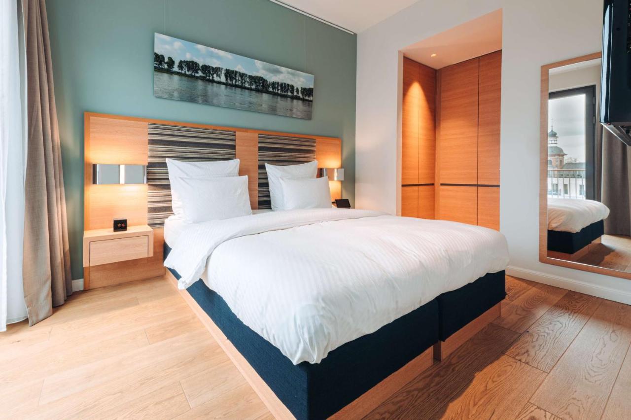 The Wellem, In The Unbound Collection By Hyatt Hotel Düsseldorf Exterior foto A bedroom at the hotel